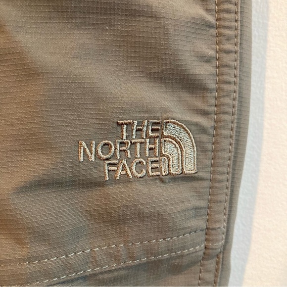 THE NORTH FACE Sz 12 Khaki Convertible  Hiking Pants with Many Pockets - Picture 3 of 16